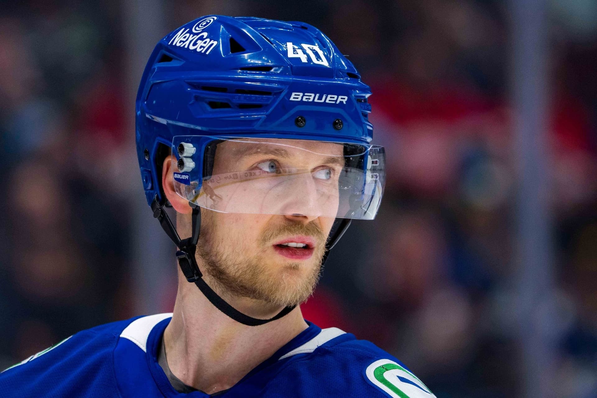 https://display.dailyhive.com/uploads/2025/03/Elias-Pettersson-Canucks-4.jpg