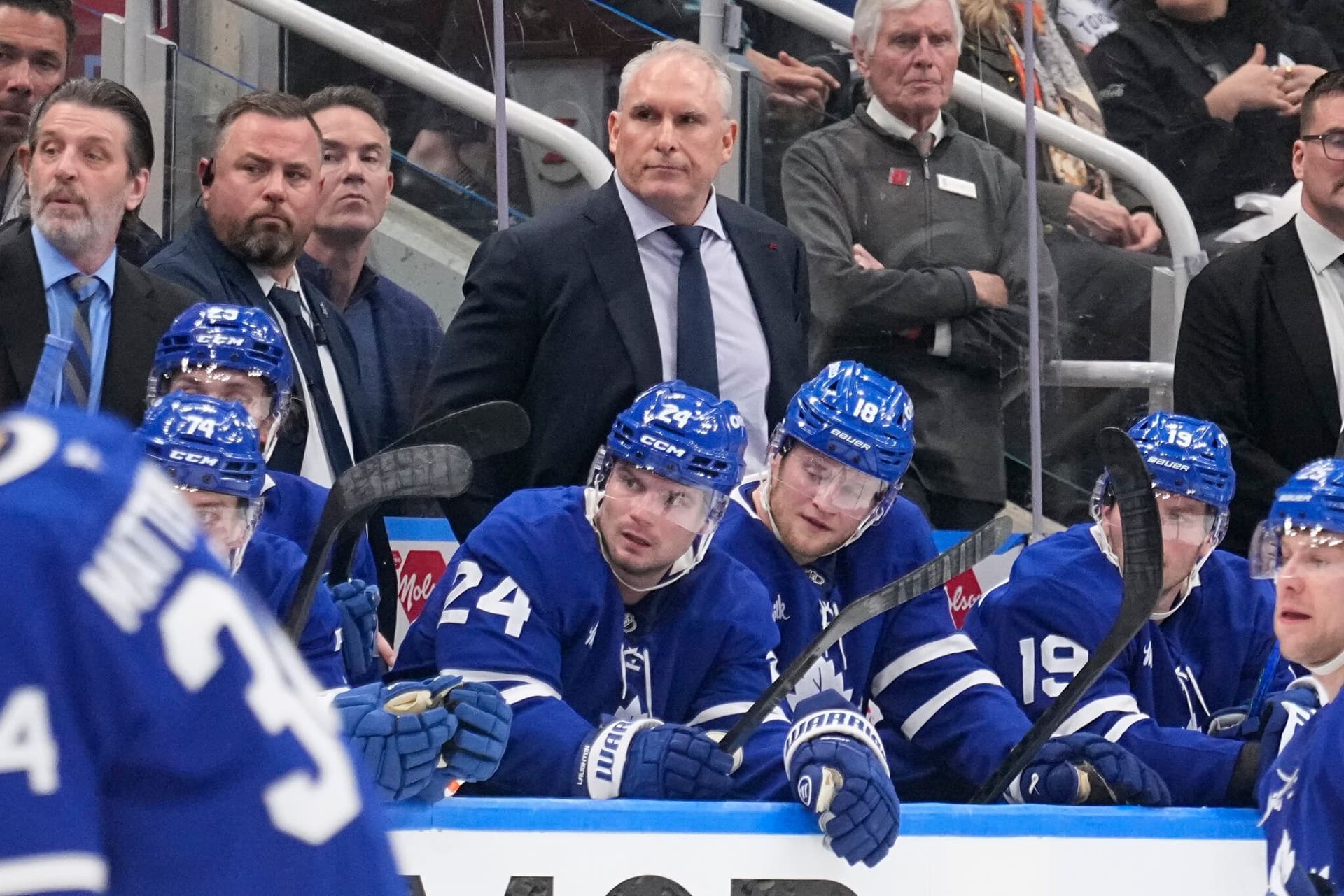 https://display.dailyhive.com/uploads/2025/04/Leafs-bench-craig-berube.jpg