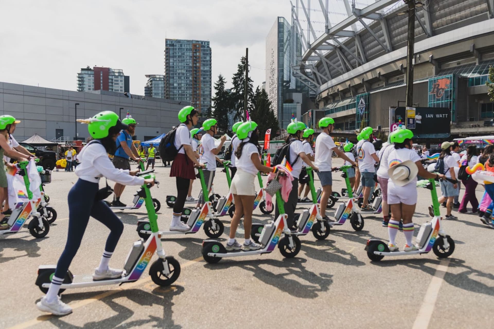 https://display.dailyhive.com/uploads/2025/09/Lime-e-scooter.jpg