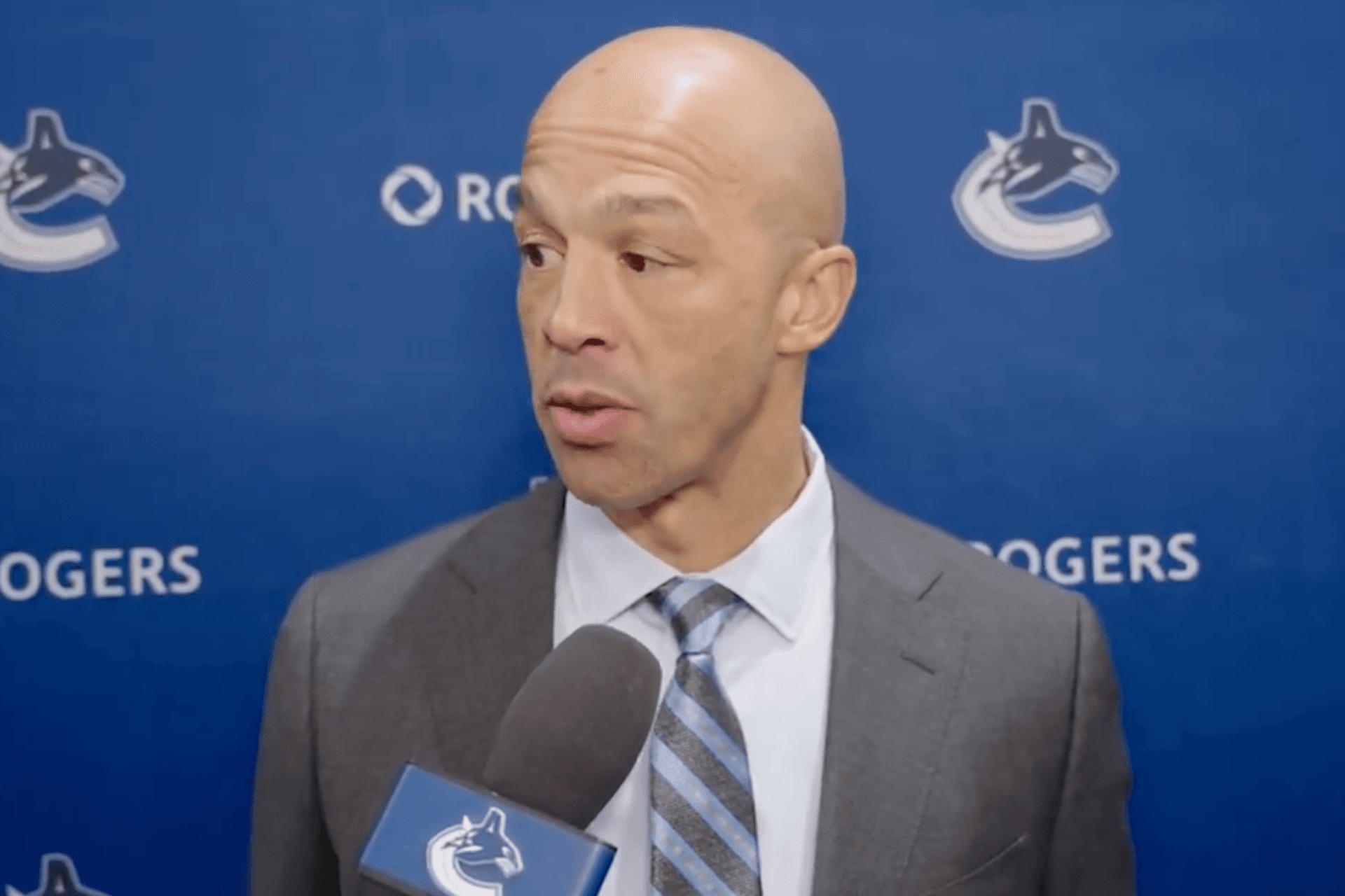 https://display.dailyhive.com/uploads/2025/09/manny-malhotra-canucks-coach.png