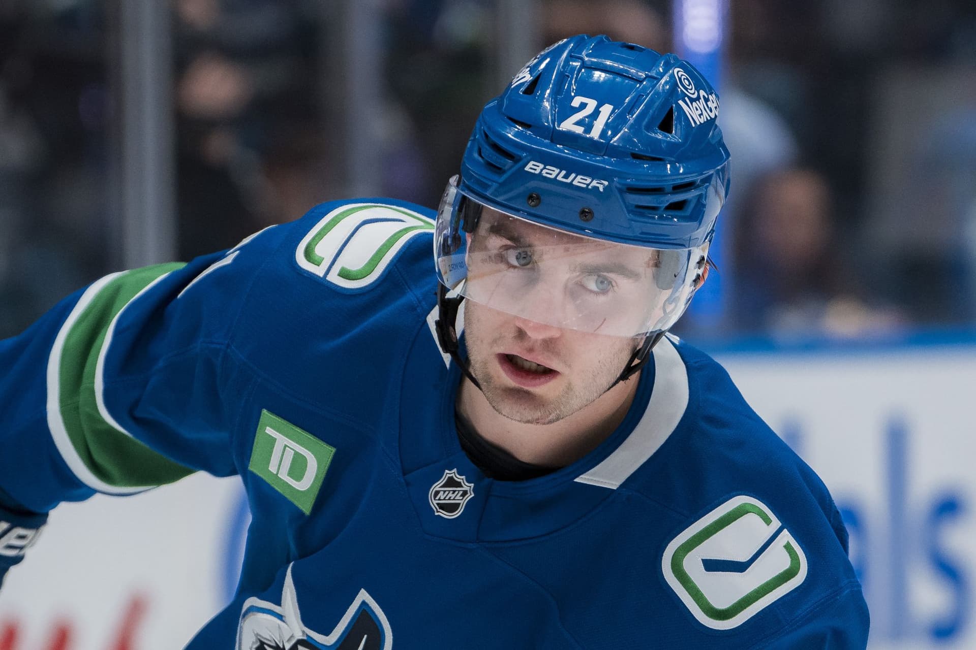 https://display.dailyhive.com/uploads/2025/09/nils-hoglander-canucks.jpg