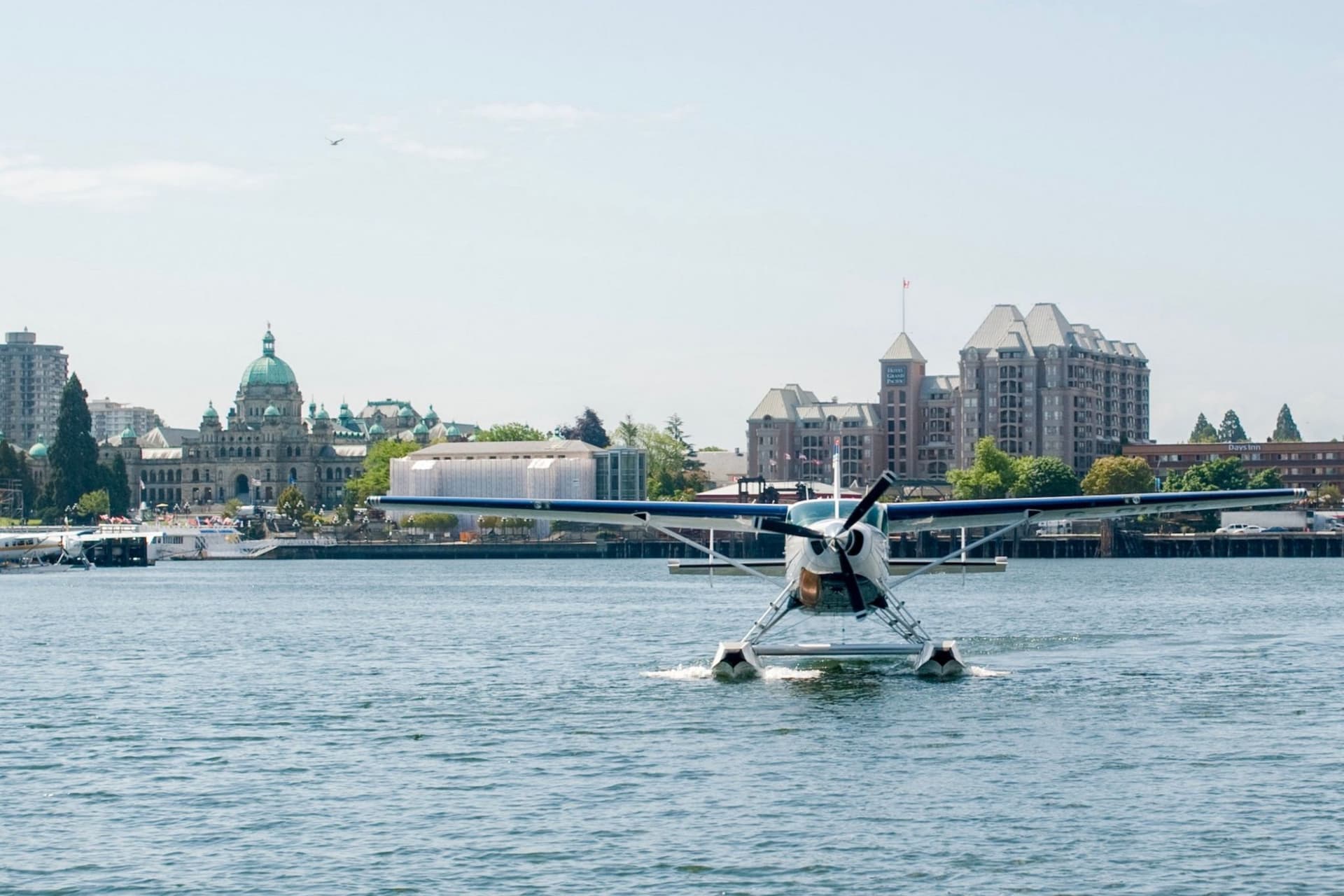 https://display.dailyhive.com/uploads/2025/09/vancouver-victoria-seaplanes.jpg