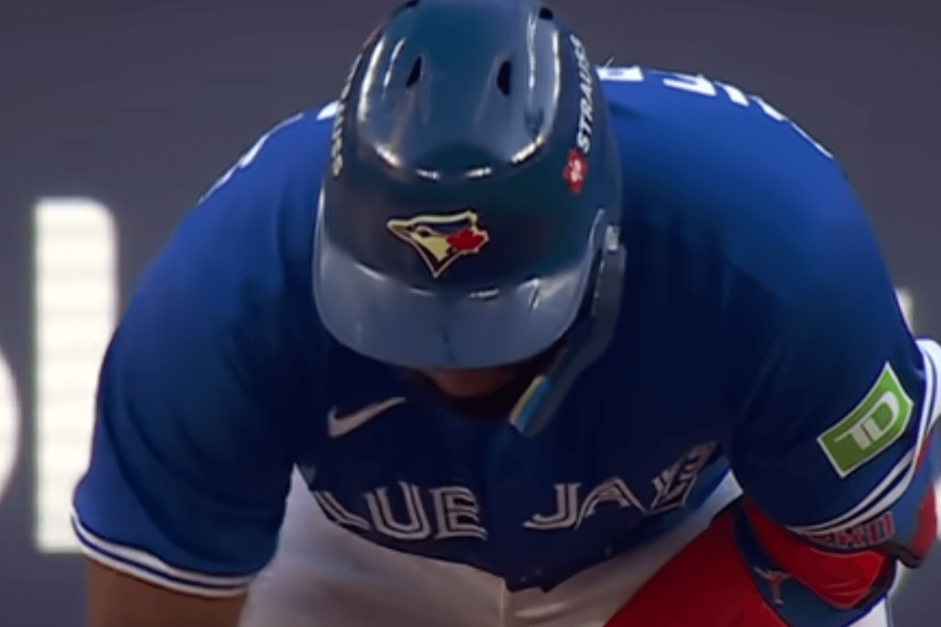 https://display.dailyhive.com/uploads/2025/10/guerrero-blue-jays-dirt.png