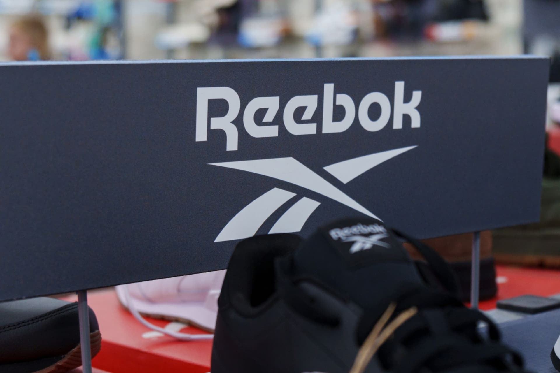https://display.dailyhive.com/uploads/2025/10/reebok-sale-metro-vancouver.jpg