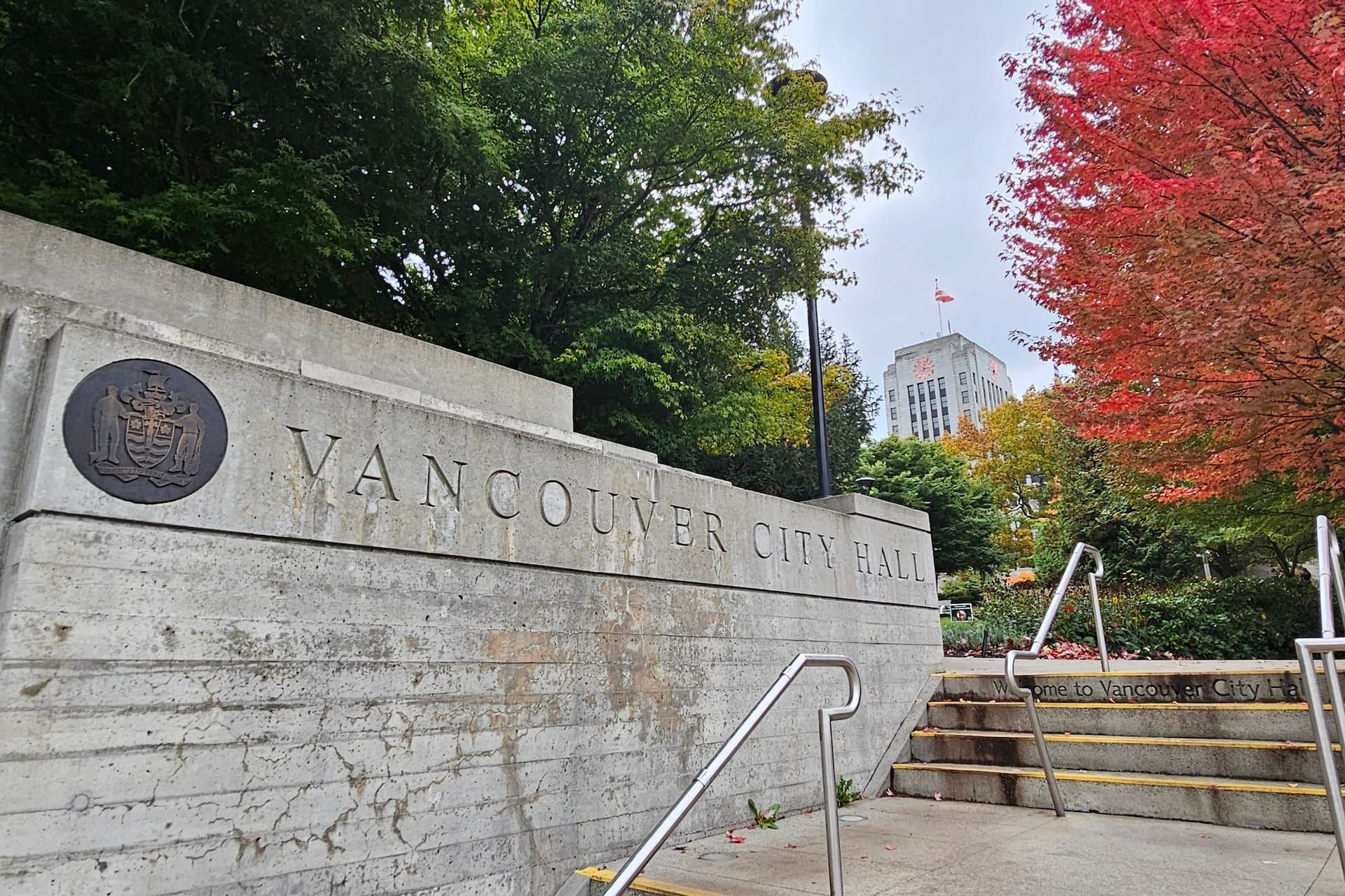 https://display.dailyhive.com/uploads/2025/10/vancouver-city-hall-f10.jpg
