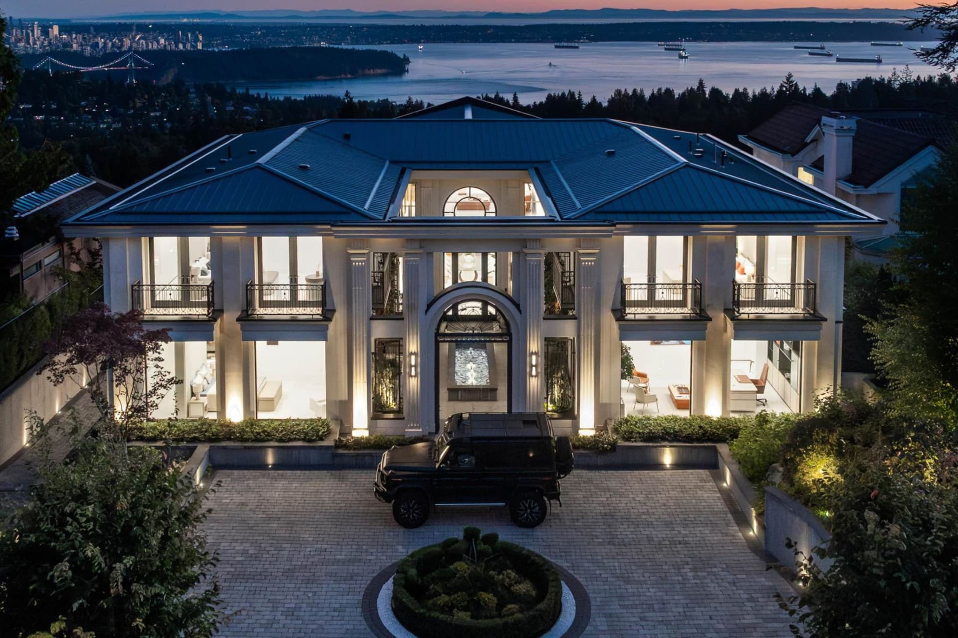 https://images-dh-production-baselayer.dailyhive.com/uploads/2025/10/vancouver-mansion.jpg