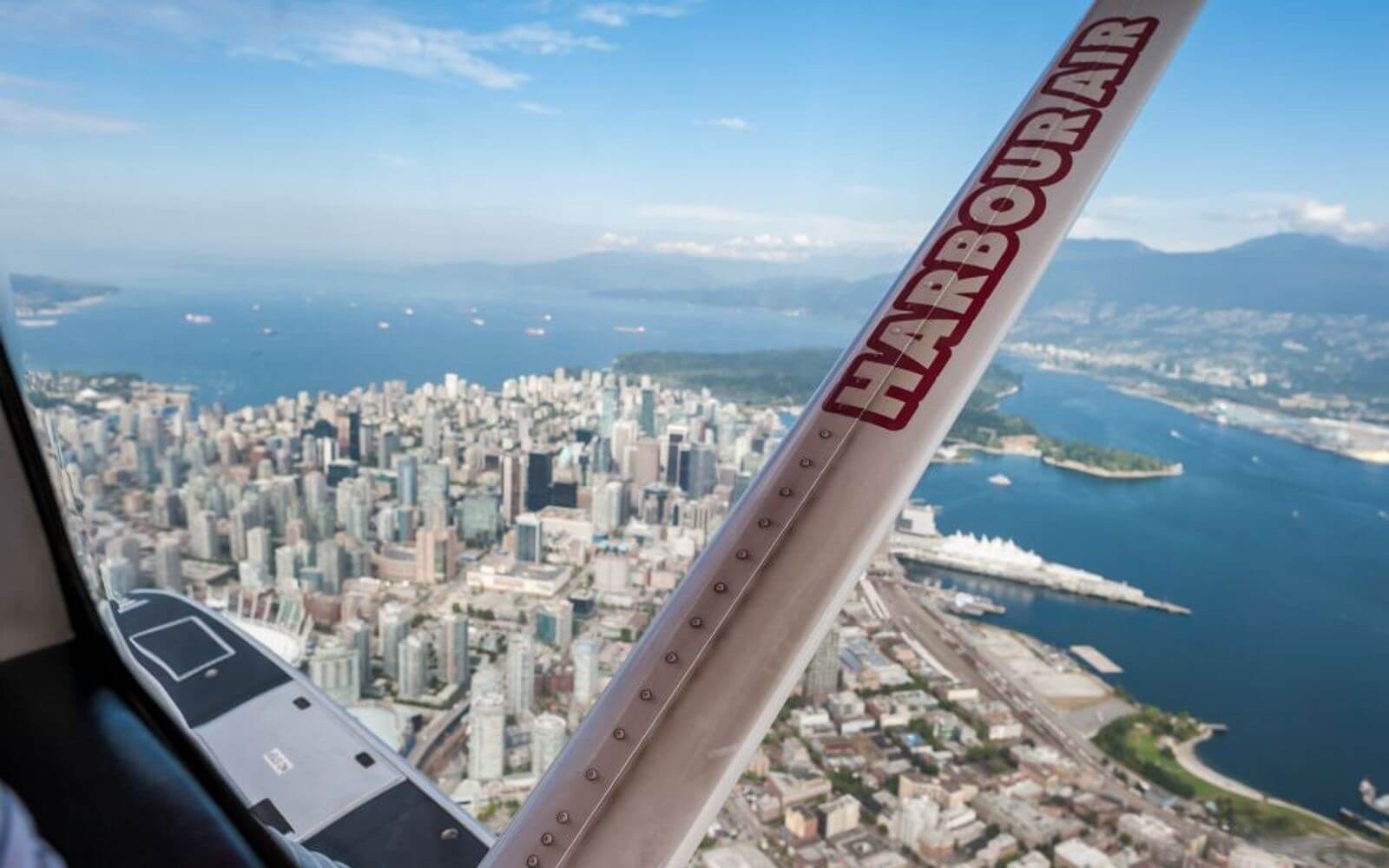 https://www.vancouverplanner.com/wp-content/uploads/2022/08/vancouver-seaplane-tour-view-skyline.jpg