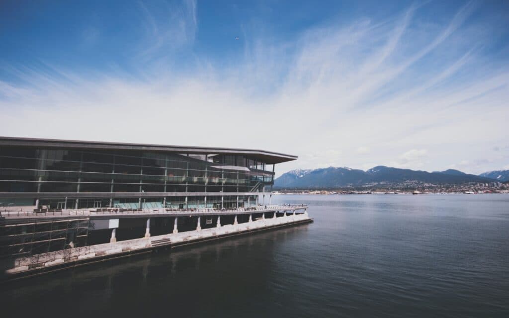 https://www.vancouverplanner.com/wp-content/uploads/2022/12/vancouver-convention-centre-hotels-1024x640.jpg