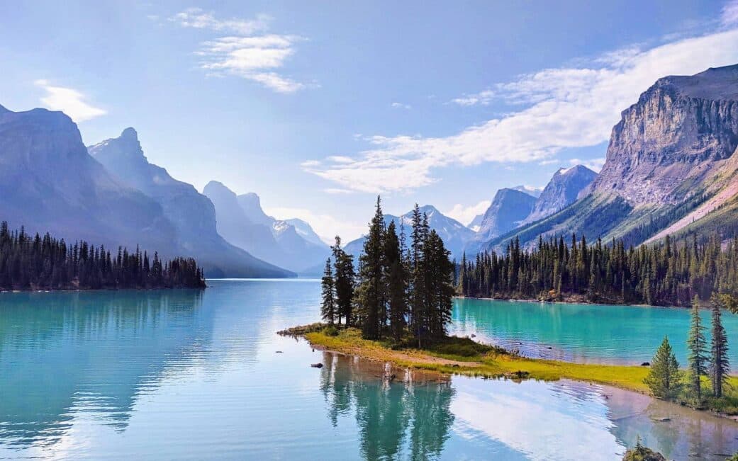 https://www.vancouverplanner.com/wp-content/uploads/2025/04/jasper-road-trip-1-1041x651.jpg